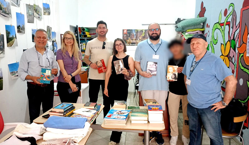 Το ΠΟΚΕΛ πρόσφερε βιβλία στο «Κοινωνικό ΕΚΑΒ»