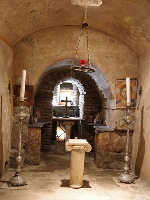 Ρώσικη Εκκλησία Αθήνα: Οι Μυστικές Υπόγειες Στοές στο Σύνταγμα