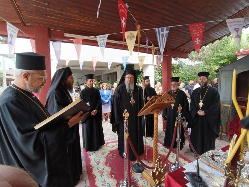 Με λαμπρότητα και πλήθος πιστών ο Μέγας Αρχιερατικός Εσπερινός της Αναλήψεως στον Τύρναβο