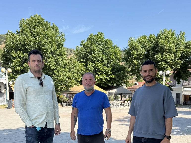 Συνεχίζονται οι παρεμβάσεις του Δήμου Τυρνάβου στο Δαμάσι – Εργασίες Αναβάθμισης στην Κεντρική Πλατεία και τα Πεζοδρόμια