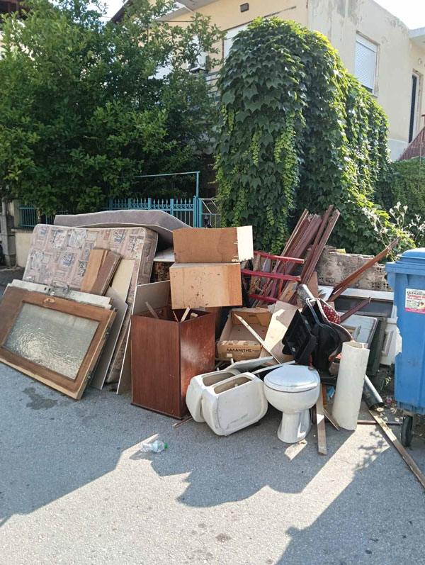 Δήμος Λαρισαίων: Αυστηρή προειδοποίηση της Αντιδημαρχίας Καθαριότητας για παράνομη εναπόθεση ογκωδών αντικειμένων
