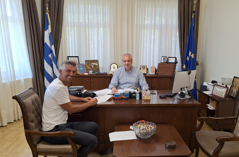 Υπογράφηκε η σύμβαση για τη “Συντήρηση Στέγης Δημοτικού Σχολείου Μικρού Ελευθεροχωρίου”