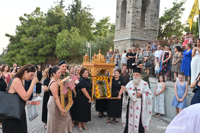 Με κατάνυξη και παραδοσιακό γλέντι τίμησε το Αργυροπούλι τη μνήμη της Αγίας Παρασκευής