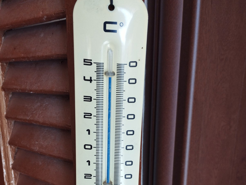 Ασφυκτική ζέστη: Στους 42°C ο Τύρναβος – 43.8 °C η θερμοκρασία στα Πλατανούλια πριν λίγο και 44.5°C στην Λάρισα