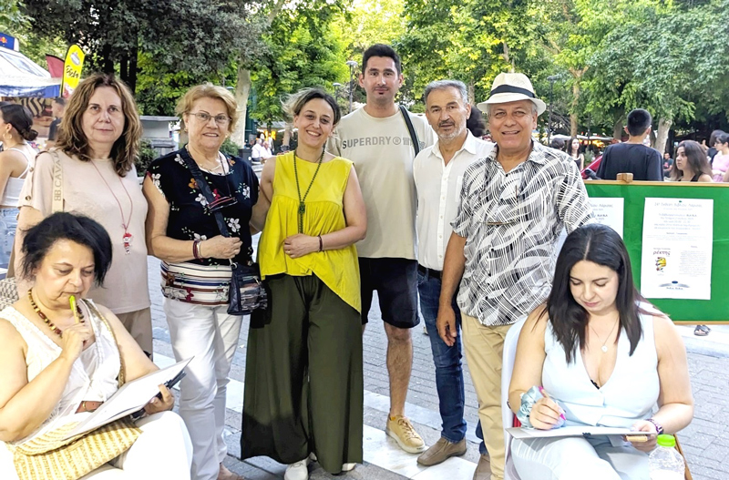Δημιουργικό παιχνίδι μ’ ένα ποίημα, με τον Ρέκτη,  στην 24η Έκθεση Βιβλίου Λάρισας