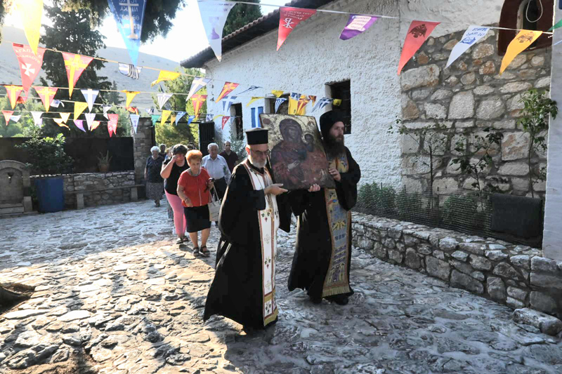 Με ευλάβεια ξεκίνησε η Ιερά Πανήγυρη του Προφήτου Ηλιού στον Τύρναβο με την υποδοχή της Παναγίας