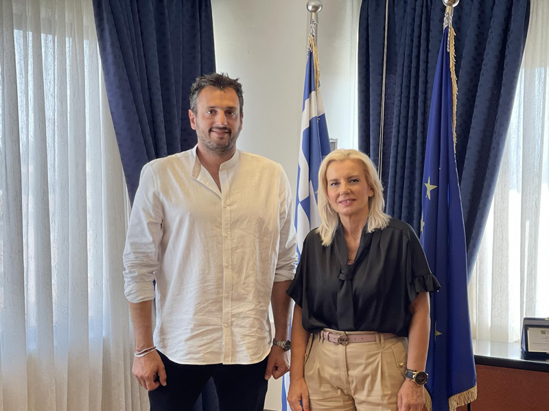 Συνάντηση του Δημάρχου Τυρνάβου με τη νέα Γενική Γραμματέα της Αποκεντρωμένης Διοίκησης Θεσσαλίας – Στερεάς Ελλάδας