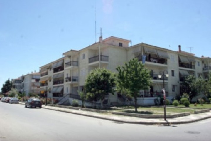 Πλημμύρισε το εσωτερικό δίκτυο στις εργατικές κατοικίες της Γιάννουλης