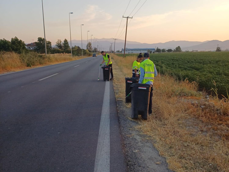 Δήμος Λαρισαίων: Πάνω από 15 τόνους απορριμμάτων συνέλεξαν τα συνεργεία Καθαριότητας από εθνικό-επαρχιακό οδικό δίκτυο
