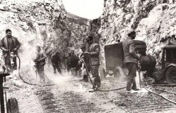 Οι Μικτές Ομάδες Μηχανημάτων Ανασυγκροτήσεως (ΜΟΜΑ) που ανασυγκροτεί ο Π. Καμμένος. Η ιστορία και φωτογραφίες (photos)