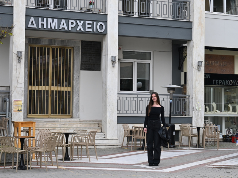 Η Χριστίνα Τσένα στο TP: Η Βασίλισσα του Τυρναβίτικου Καρναβαλιού σπάει το “παραμυθένιο” καλούπι και μας καλεί στη μεγάλη γιορτή του Τυρνάβου