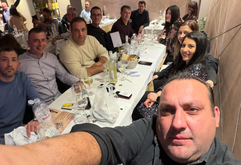 Με άρωμα οίνου και διάθεση στα ύψη έκοψε πίτα το Σωματείο Εργαζομένων του Οινοποιείου Τυρνάβου 