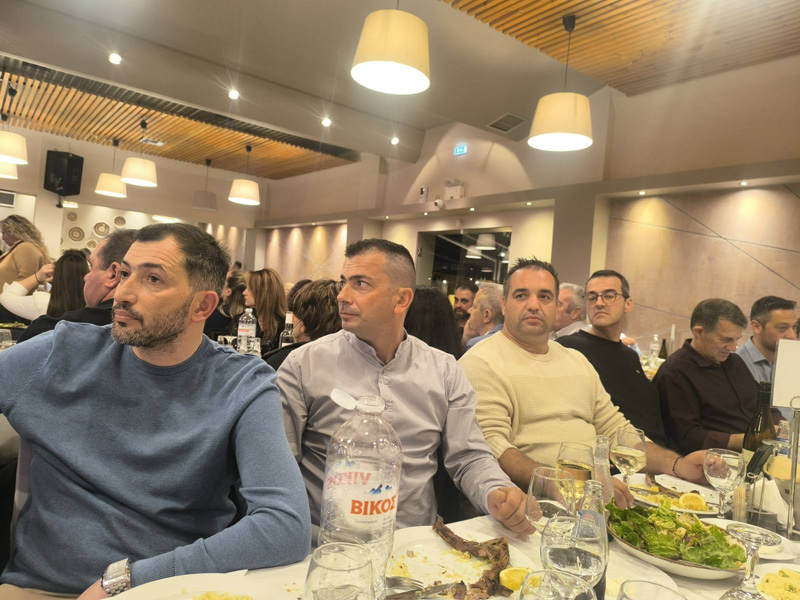 Με άρωμα οίνου και διάθεση στα ύψη έκοψε πίτα το Σωματείο Εργαζομένων του Οινοποιείου Τυρνάβου 