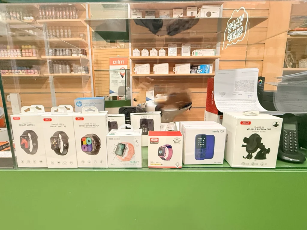 Τύρναβος: Boutique De Vape πολυλειτουργικό σημείο εξυπηρέτησης